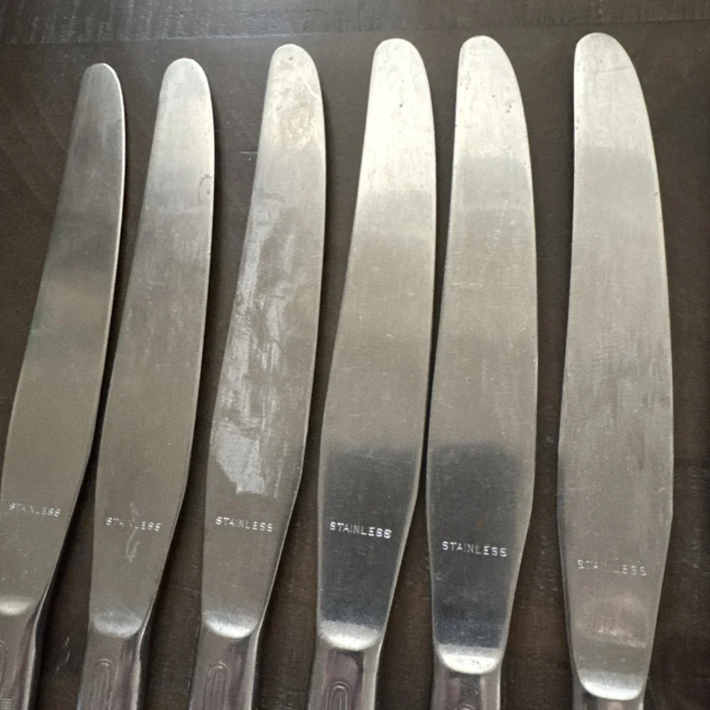 World Brand Tableware WOF25 Stainless Steel Dinner/Butter Knives Lot 11